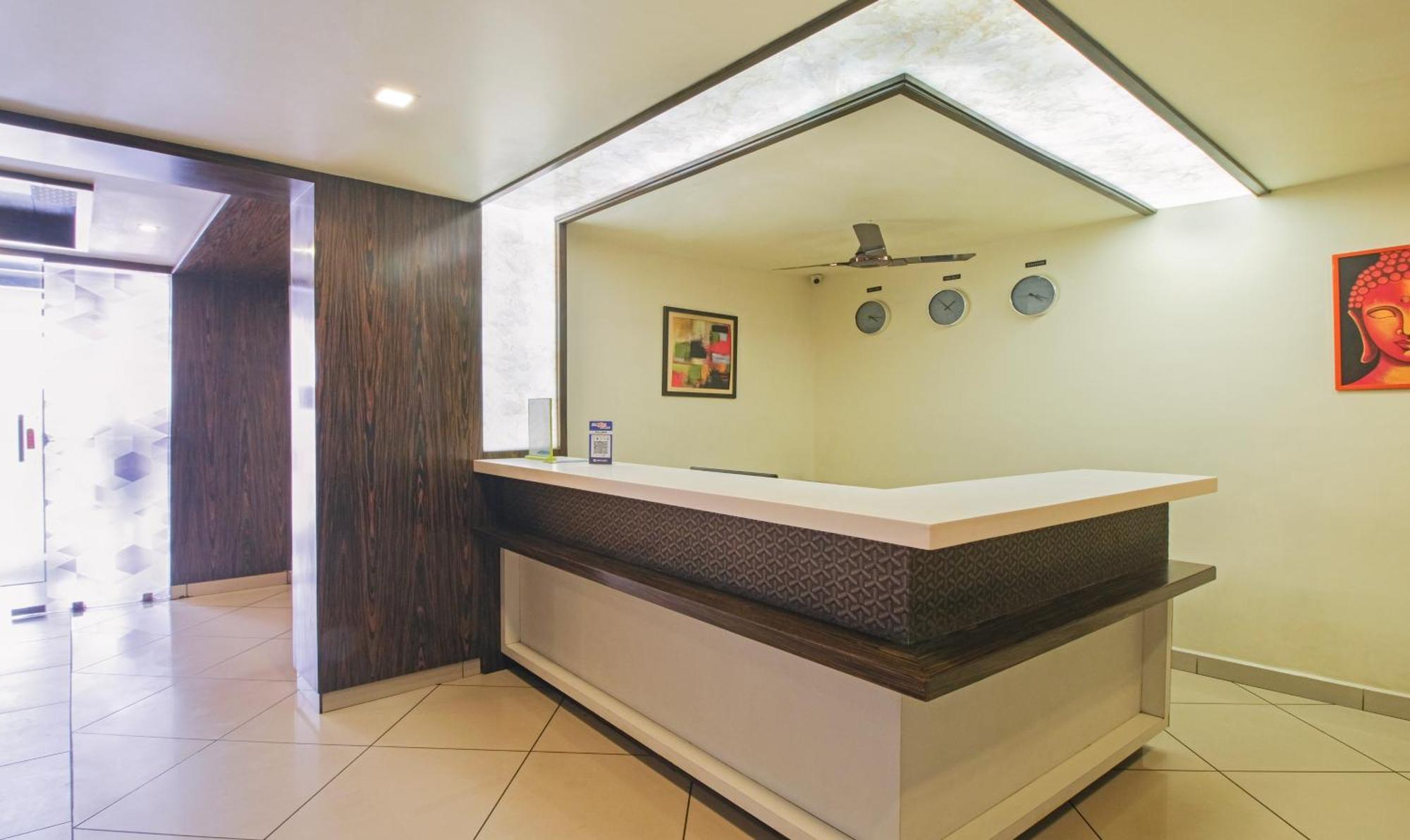 Vijayawāda Itsy Hotels N Square מראה חיצוני תמונה