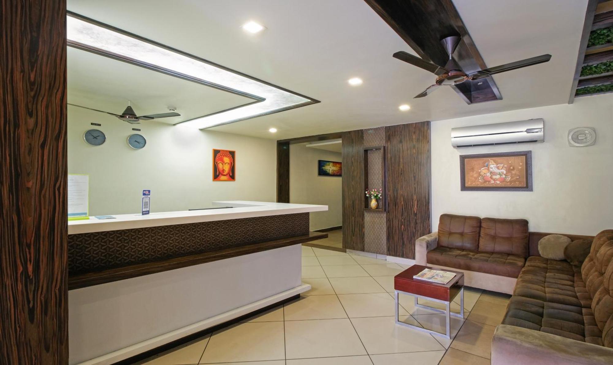 Vijayawāda Itsy Hotels N Square מראה חיצוני תמונה